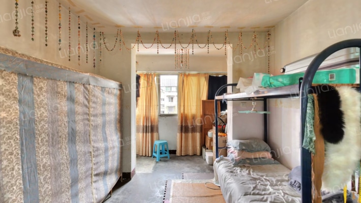 红花村1号二手房实景图