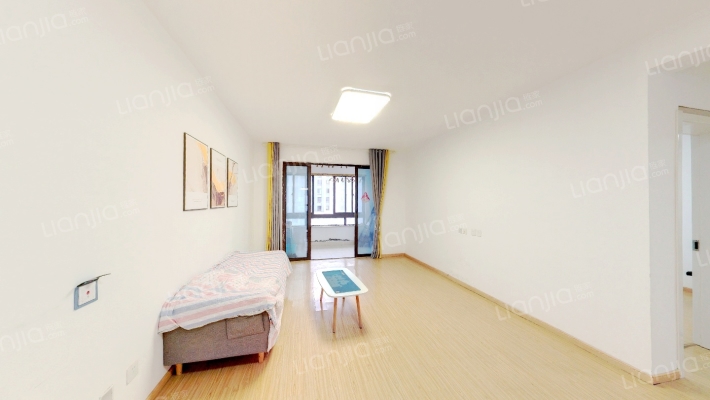 融创悦湖台二手房实景图