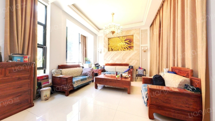 依云水岸二手房实景图