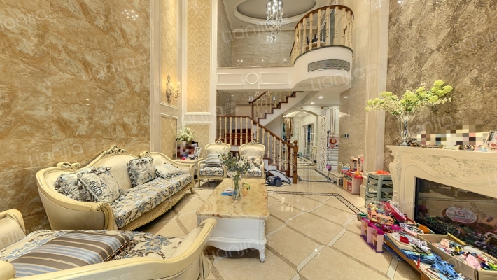 金地湖山大境二期二手房实景图