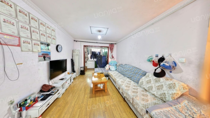 蓝天中苑二手房实景图