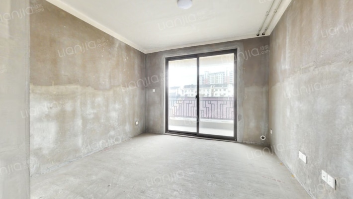 新秀华庭二手房实景图