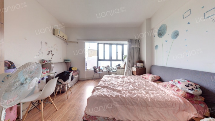 威斯广场星际公寓二手房实景图