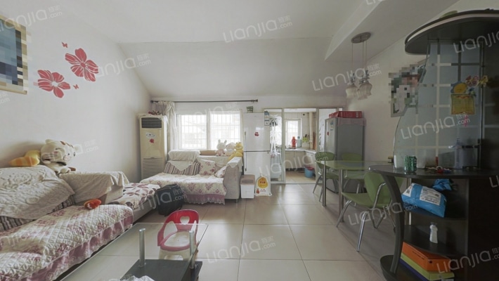 东方广场2期二手房实景图