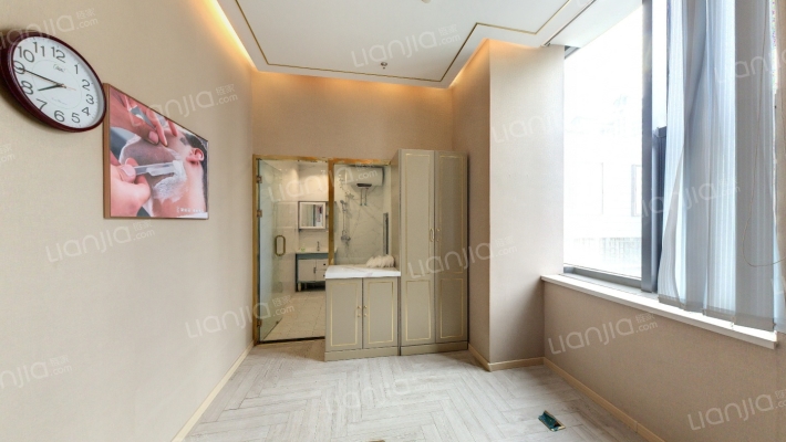 融创中心二手房实景图