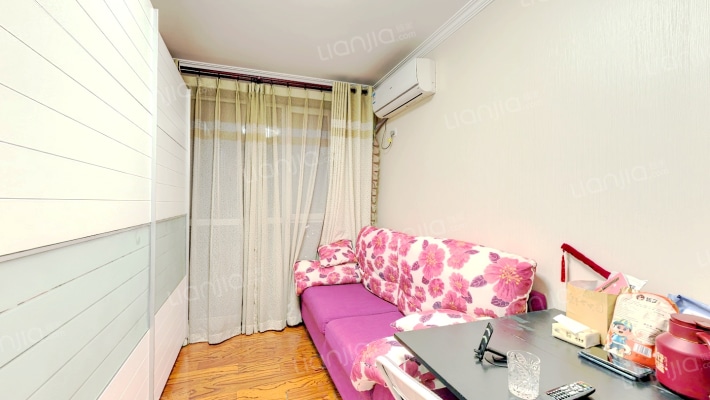 万和上品小区二手房实景图