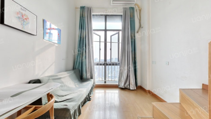 万科白鹿书院二手房实景图