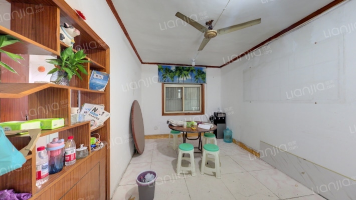 新建居委会甜水井二手房实景图