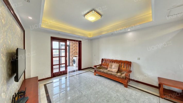 新隆华府东区二手房实景图