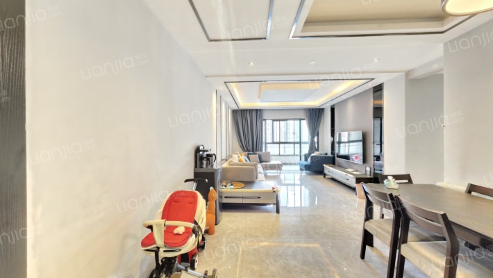 保利凤凰湾E区二手房实景图