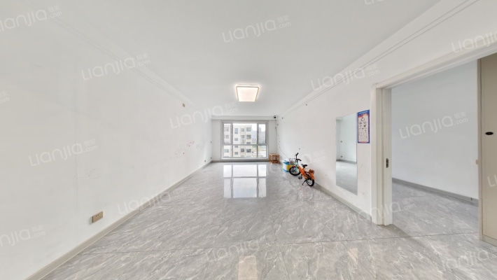 中央悦府二手房实景图