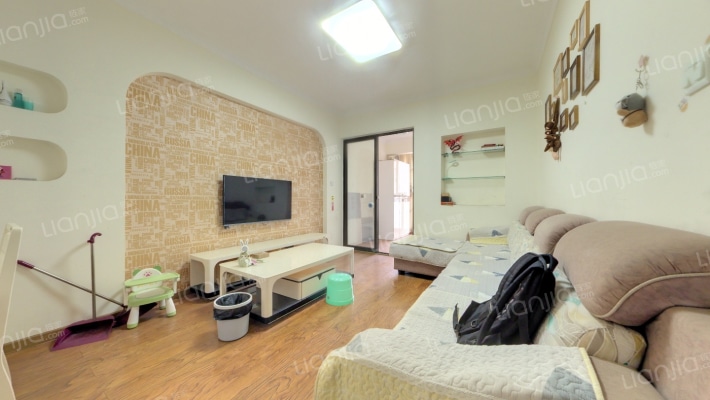 新神风八座二手房实景图