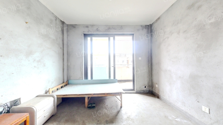 滴水湖馨苑一期二手房实景图