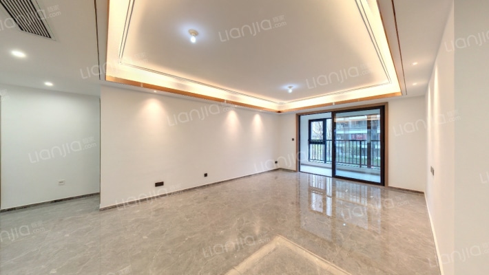 万兴湖山间二手房实景图