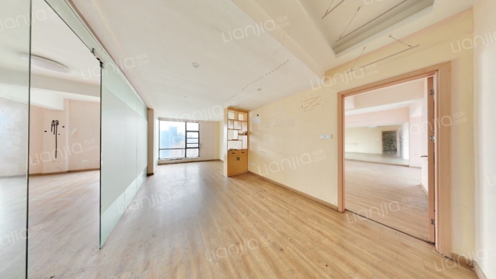 国会大厦二手房实景图