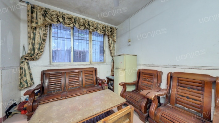 石场路东三巷二手房实景图