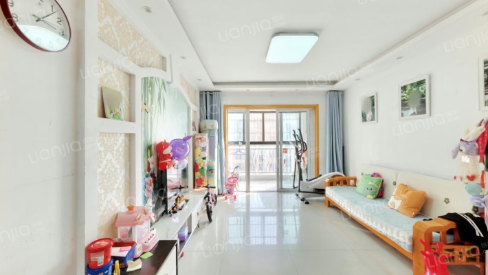 圣地雅阁A区二手房实景图