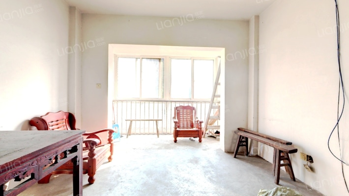 瞿成新村二手房实景图