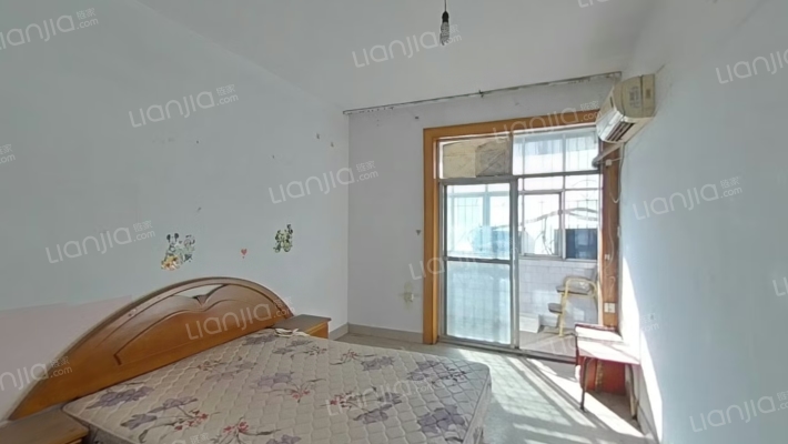 公园北街东十六号院二手房实景图