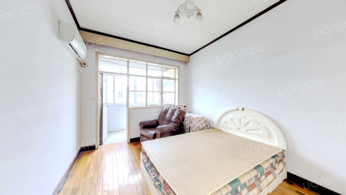 龙柏七村二手房实景图