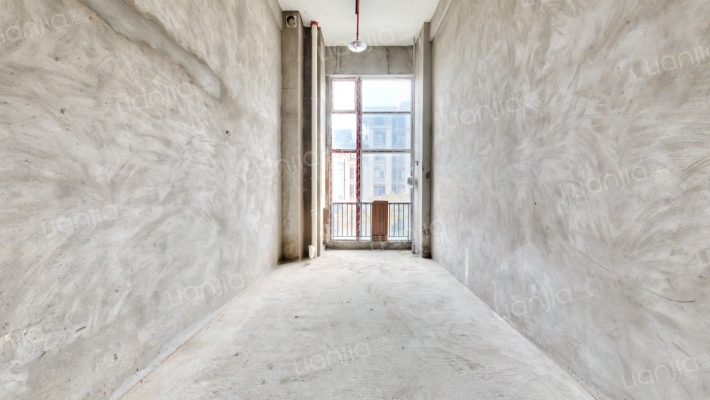 隆鑫爱琴海四期二手房实景图