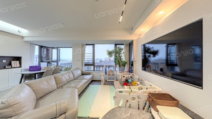 江山云出云晴二手房实景图