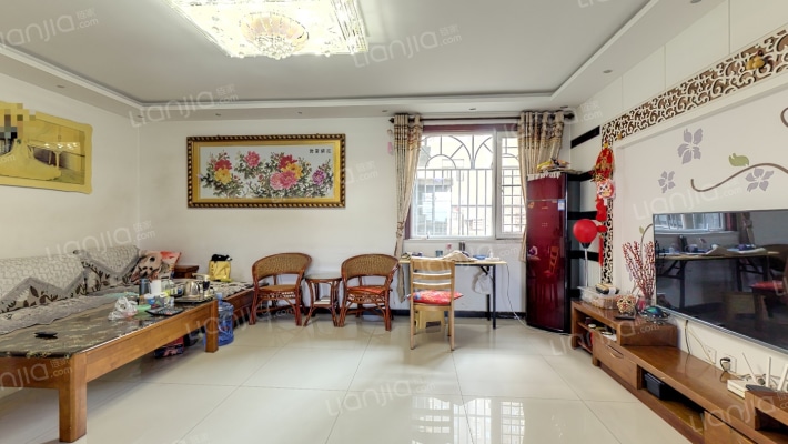 天宝郦景小区精装大三居双卫，证满五唯一，有地下室-客厅