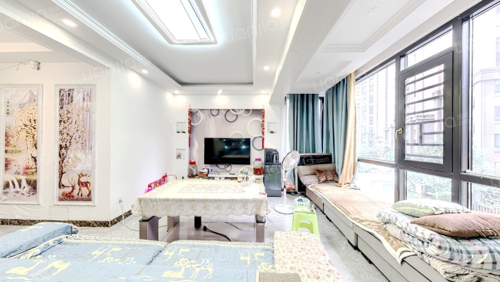 保利凤凰湾C区二手房实景图