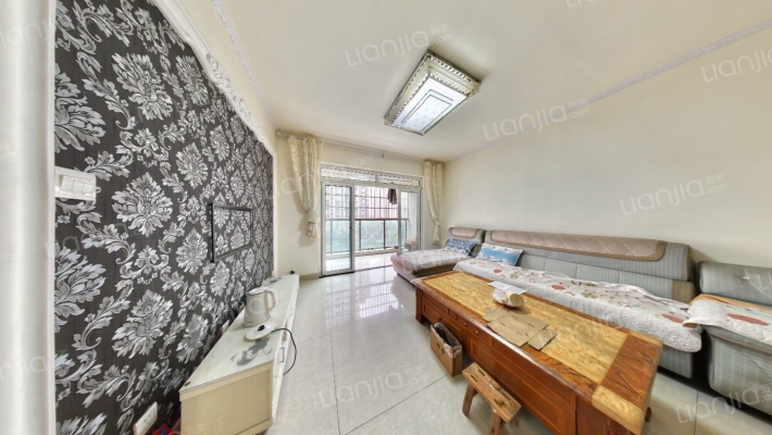 新怡花园B区二手房实景图