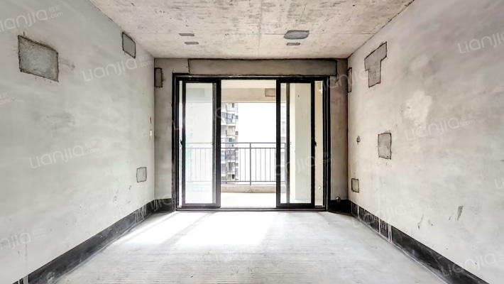 彰泰冠臻园二手房实景图