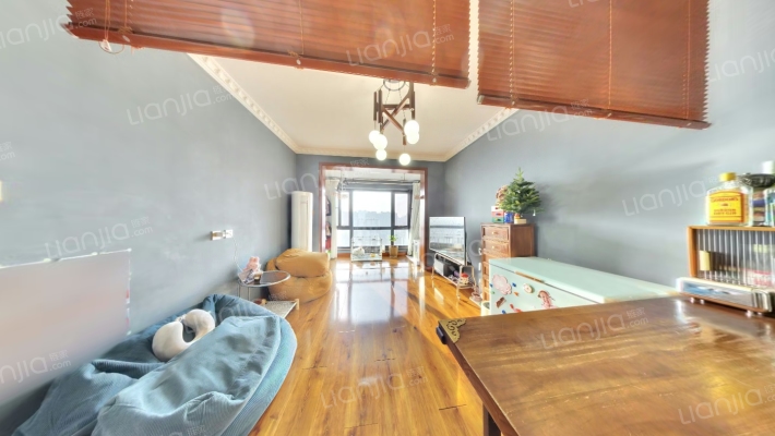 荣盛御府二手房实景图