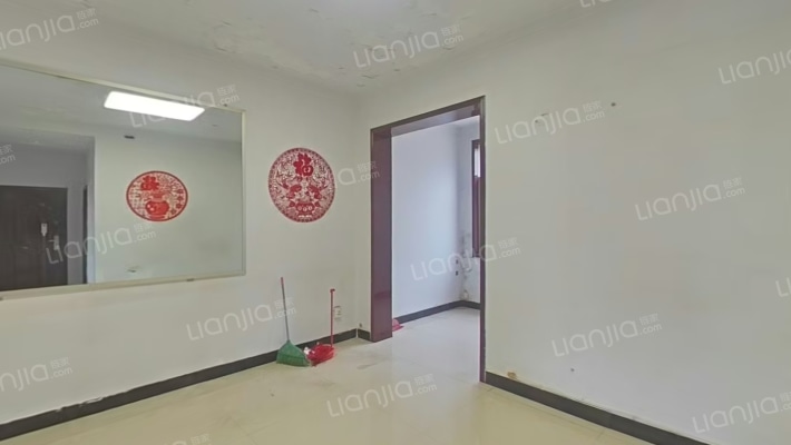 迎宾路税务局楼二手房实景图