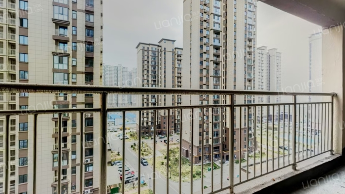 中州嘉苑F区二手房实景图