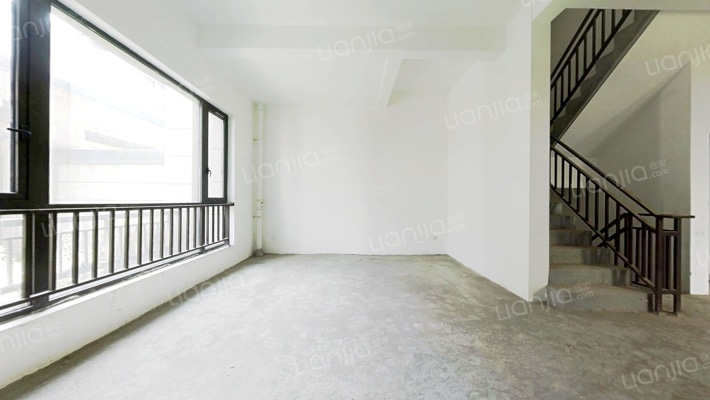 春城十八里二手房实景图