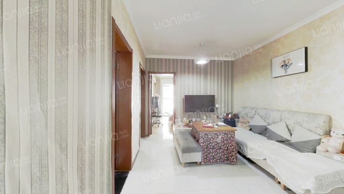 中央美域花园A区二手房实景图