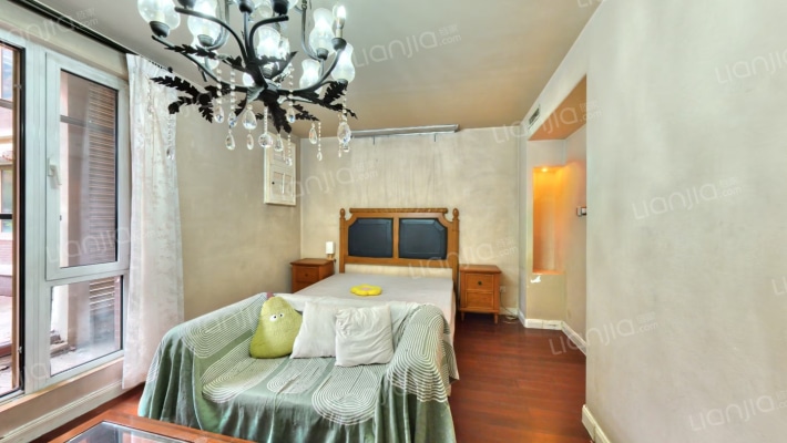 月亮城堡二手房实景图