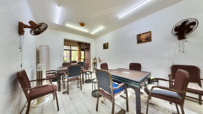 临江苑西区二手房实景图