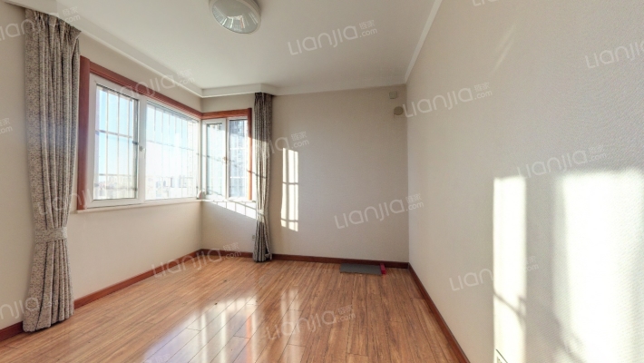 在水一方二手房实景图