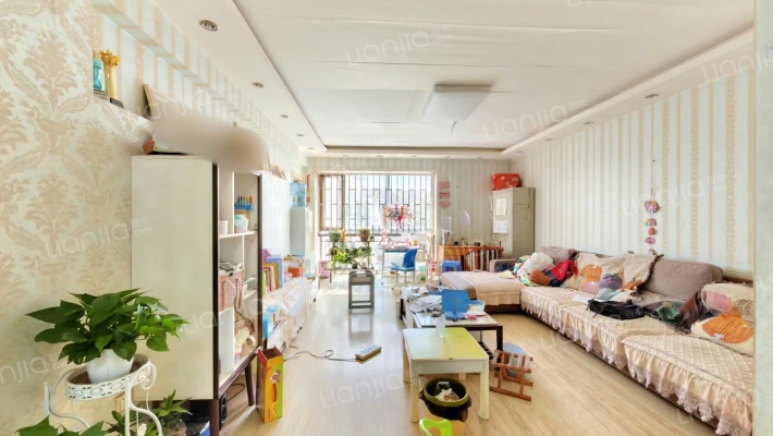 12棵橡树庄园二手房实景图