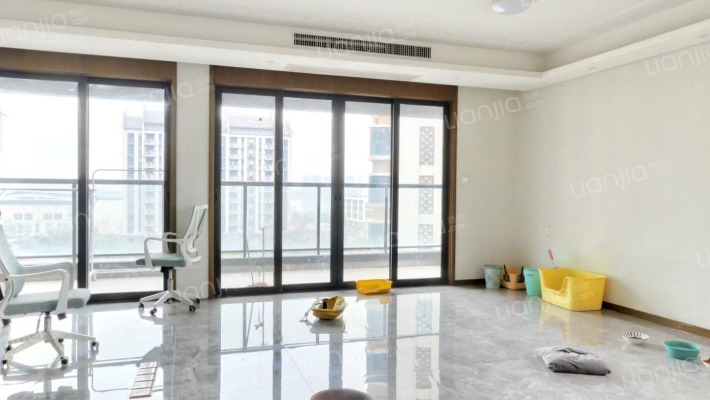 保利军运村二手房实景图