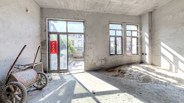 保利高尔夫郡岭墅二手房实景图