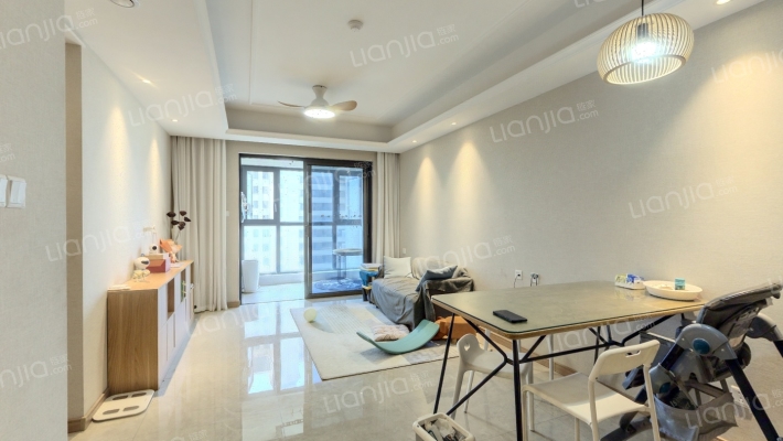 亚新美好天境二手房实景图