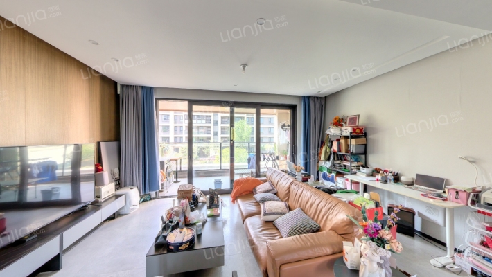 春风里二手房实景图