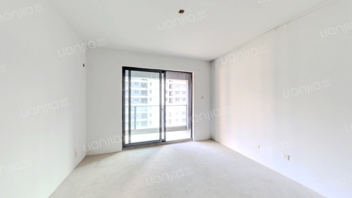 罗西住宅区十一组团二手房实景图