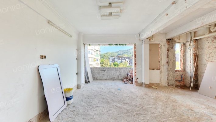 春鸿居二手房实景图