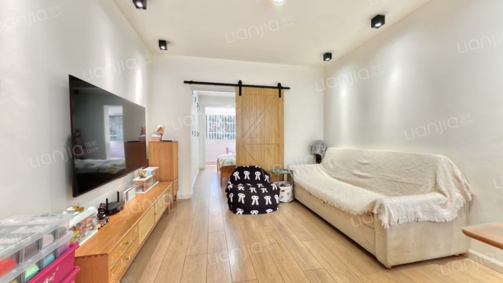 旅游职中教师公寓二手房实景图