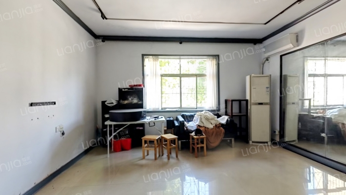 劳保生活小区二手房实景图