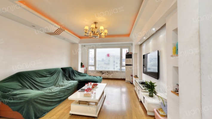 四季晶华二手房实景图