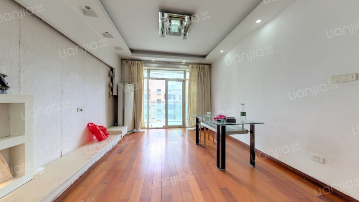 新华家园悦景居二手房实景图