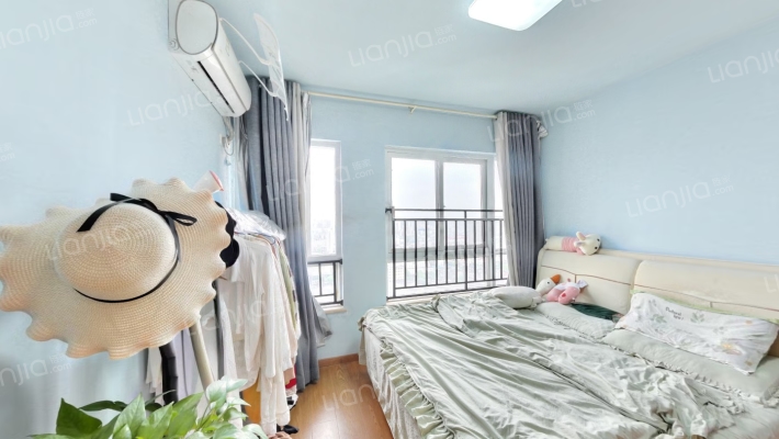 蓝光时代红街二手房实景图